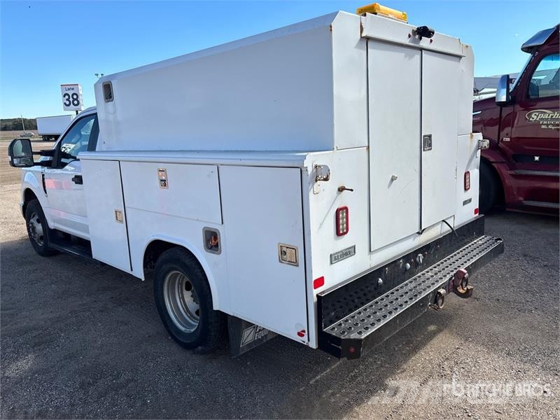 Ford F-350 4x2 Utility Truck 皮卡.傳統半斗卡車/側卸板