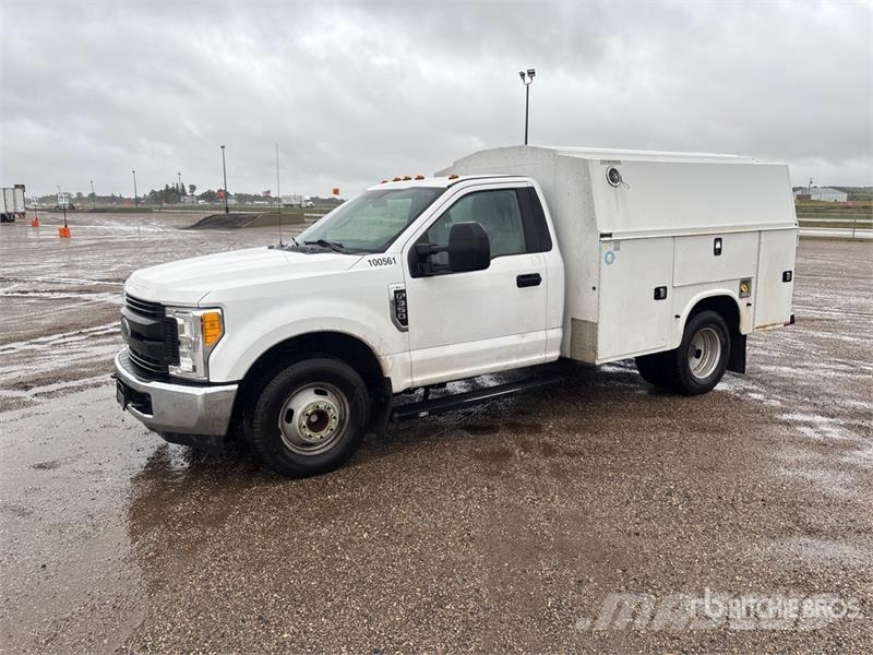 Ford F-350 4x2 Utility Truck 皮卡.傳統半斗卡車/側卸板
