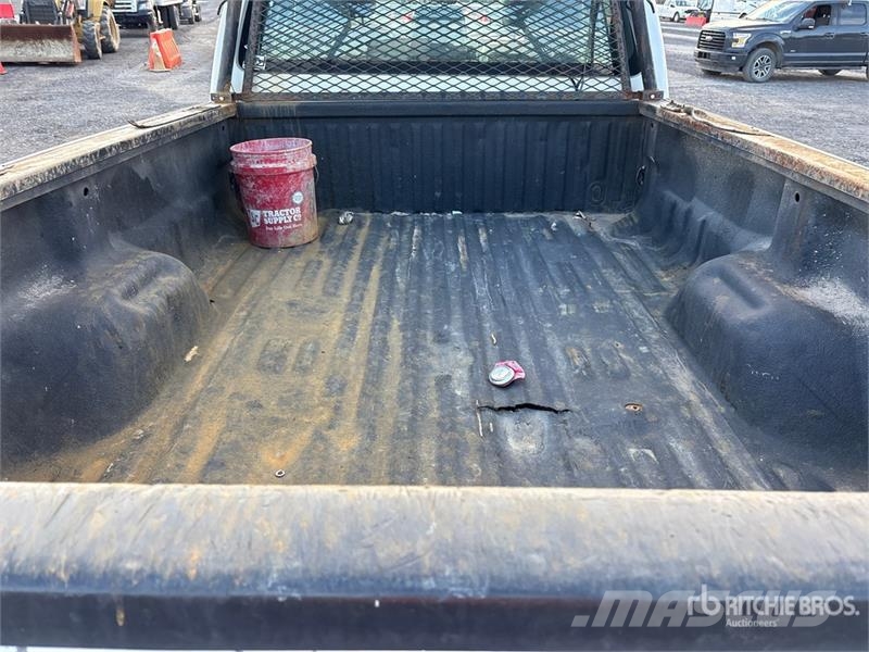 Ford F-350 4x4 Crew Cab Pickup 其他