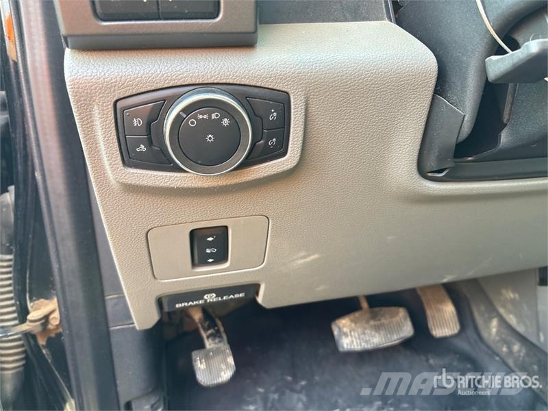 Ford F-350 4x4 Crew Cab Service Truck Kommunal-Sonderfahrzeuge