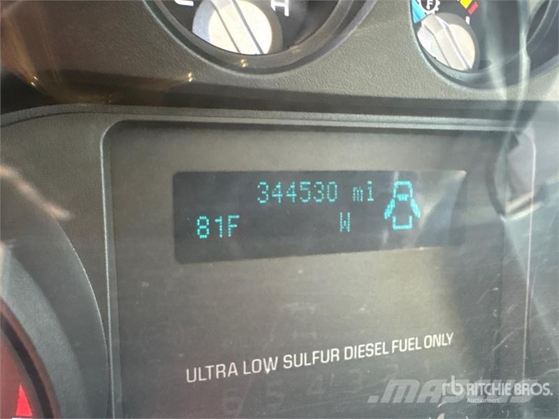 Ford F-350 4x4 Crew Cab Pickup 其他
