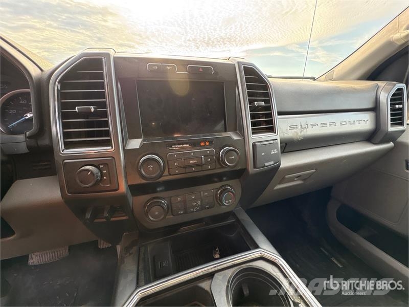 Ford F-350 4x4 Crew Cab Service Truck Kommunal-Sonderfahrzeuge