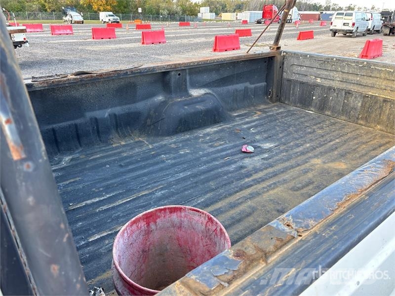 Ford F-350 4x4 Crew Cab Pickup 其他