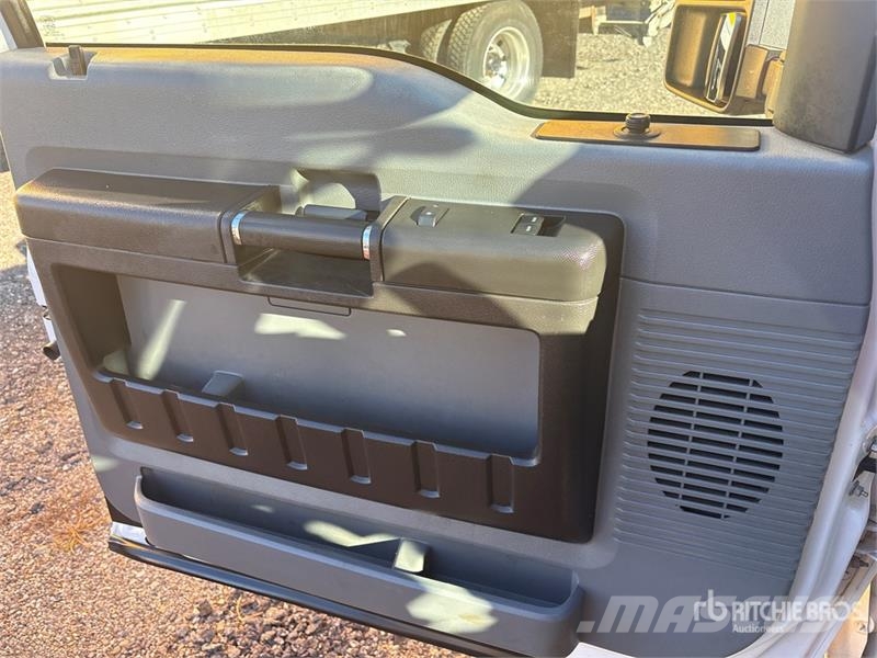 Ford F-350 4x4 Extended Cab Service Truck Vehículos municipales multiusos