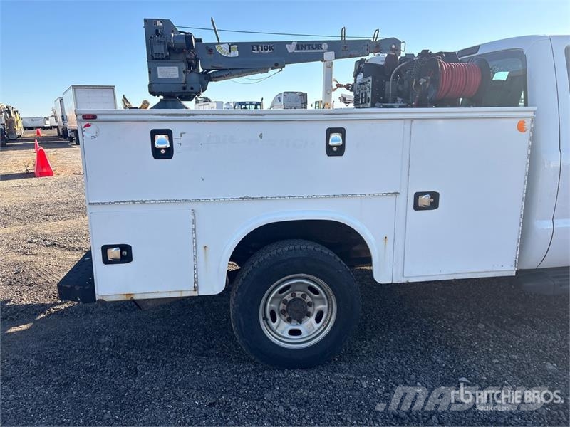 Ford F-350 4x4 Extended Cab Service Truck Vehículos municipales multiusos