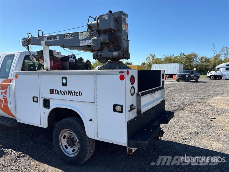 Ford F-350 4x4 Extended Cab Service Truck Komunalna vozila