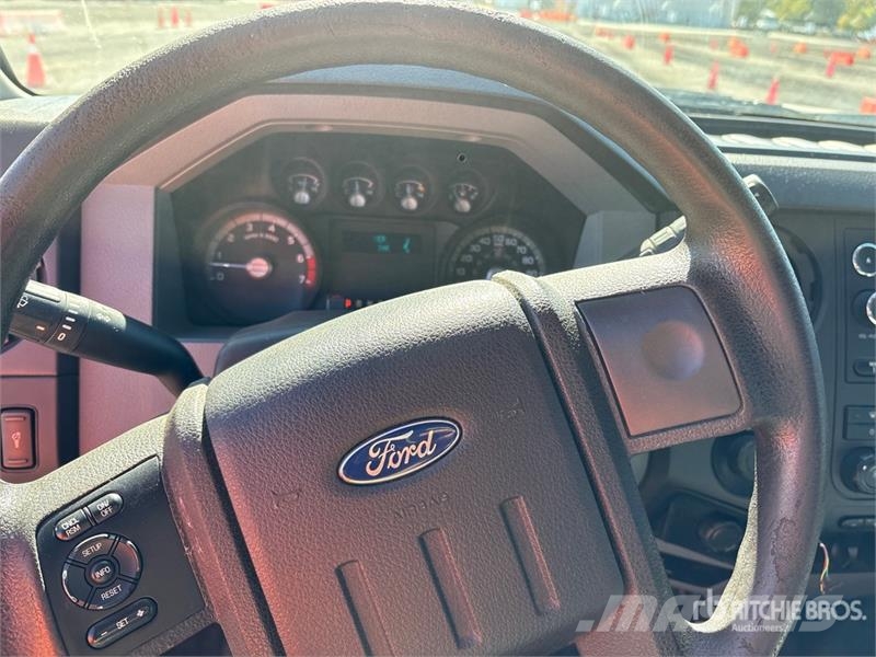 Ford F-350 4x4 Extended Cab Service Truck Komunalna vozila