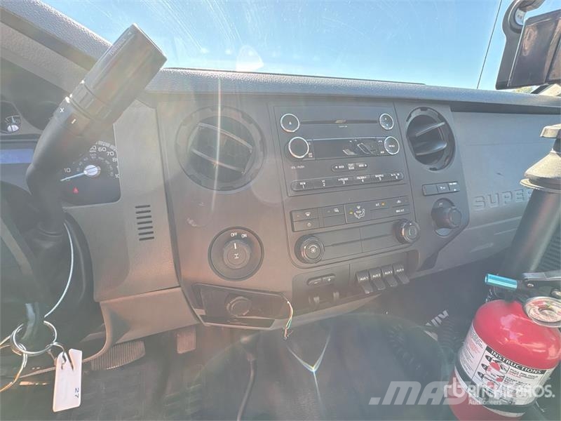 Ford F-350 4x4 Extended Cab Service Truck Komunalna vozila