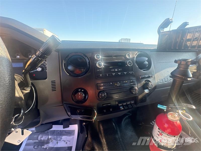 Ford F-350 4x4 Extended Cab Service Truck Vehículos municipales multiusos