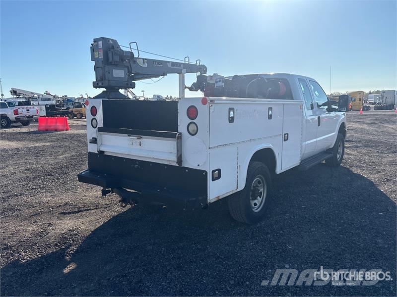 Ford F-350 4x4 Extended Cab Service Truck Vehículos municipales multiusos