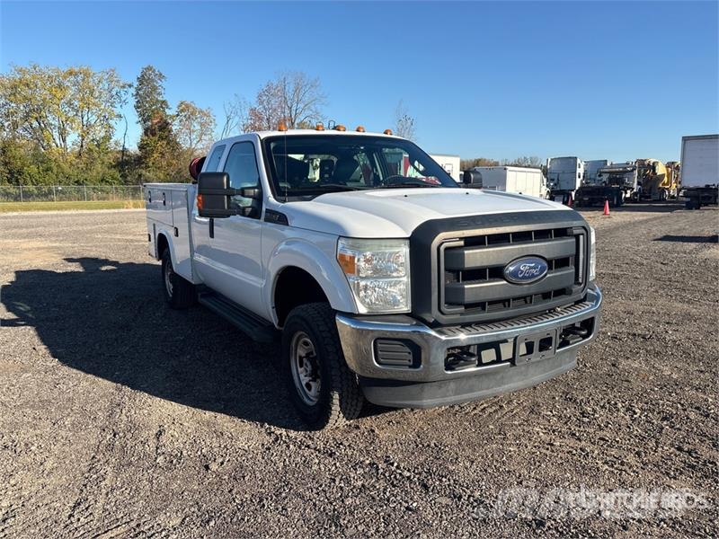 Ford F-350 4x4 Extended Cab Service Truck Vehículos municipales multiusos