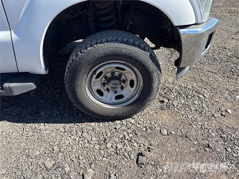 Ford F-350 4x4 Extended Cab Service Truck Komunalna vozila