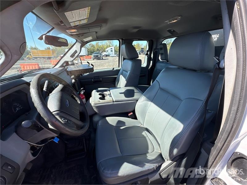 Ford F-350 4x4 Extended Cab Service Truck Komunalna vozila