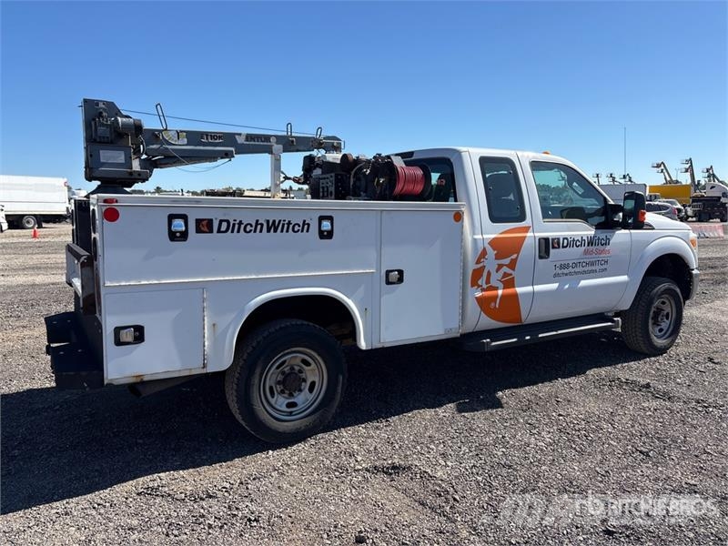 Ford F-350 4x4 Extended Cab Service Truck Komunalna vozila