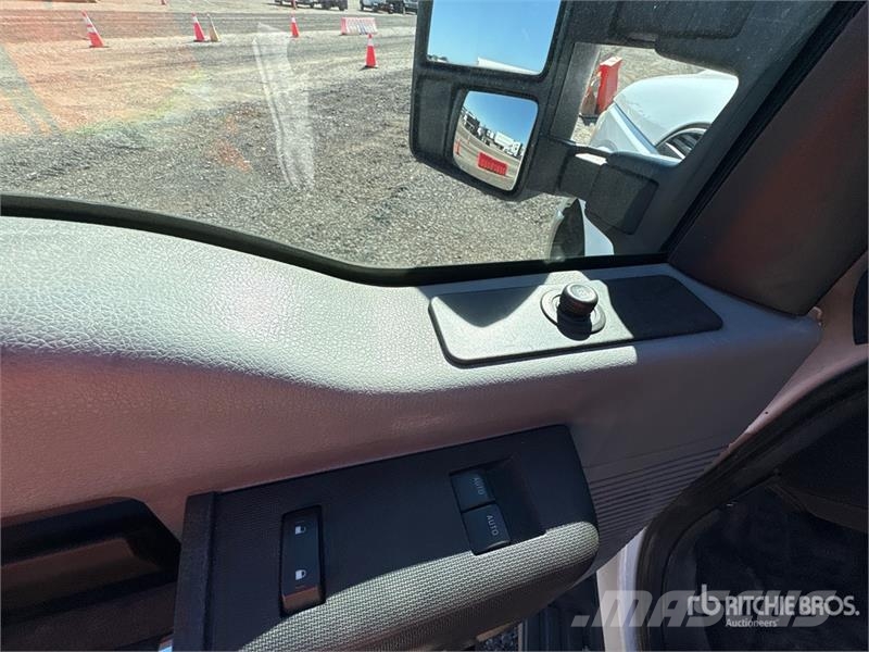 Ford F-350 4x4 Extended Cab Service Truck Komunalna vozila