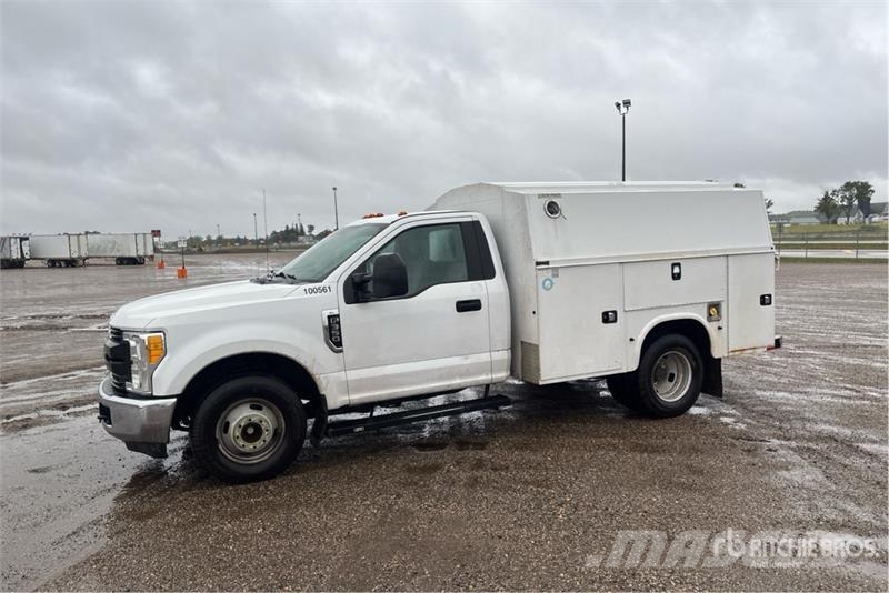 Ford F-350 XL 4x2 Utility Truck Madelkaubikud