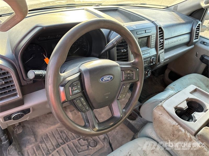 Ford F-350 XL 4x2 Utility Truck Vieglais kravas automobilis/izkraušana no sāniem