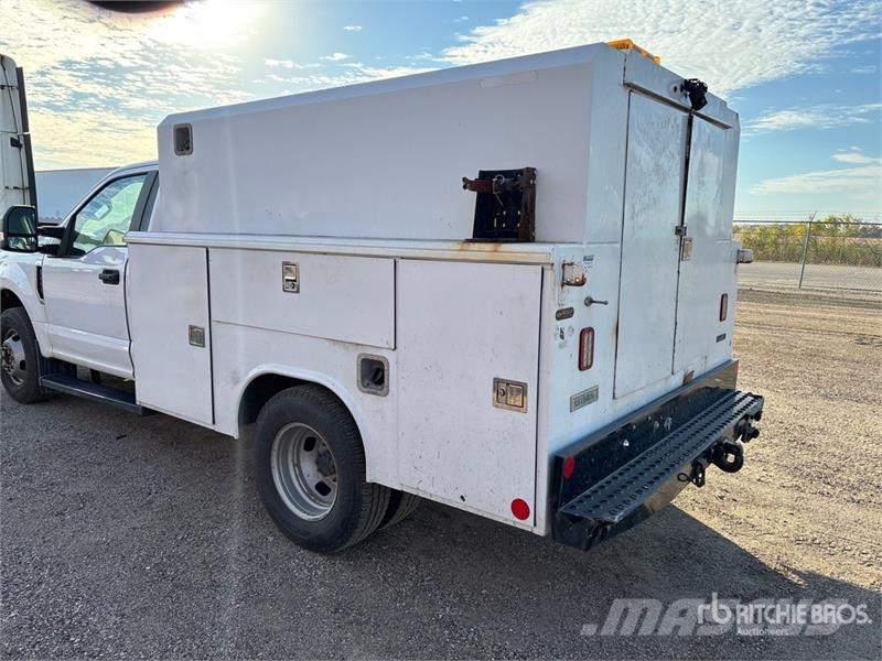Ford F-350 XL 4x2 Utility Truck Vieglais kravas automobilis/izkraušana no sāniem