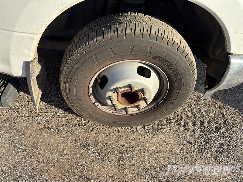 Ford F-350 XL 4x2 Utility Truck Vieglais kravas automobilis/izkraušana no sāniem