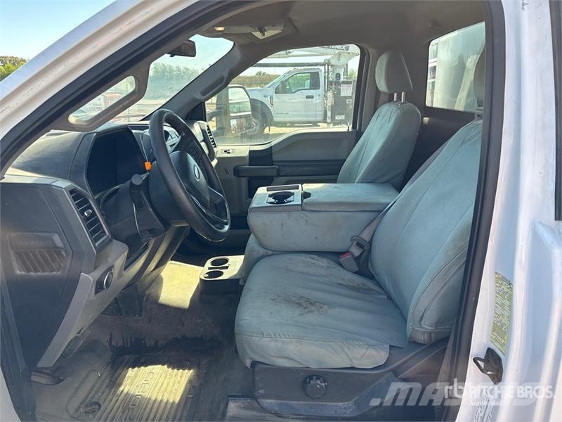 Ford F-350 XL 4x2 Utility Truck Pickup/Pritschenwagen