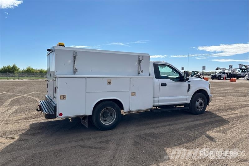 Ford F-350 XL 4x2 Utility Truck Pickup/Pritschenwagen