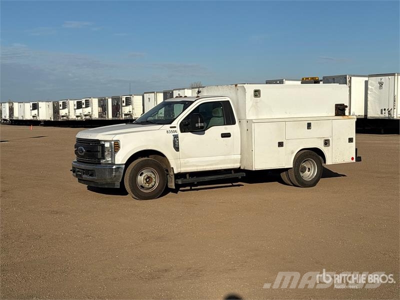 Ford F-350 XL 4x2 Utility Truck Vieglais kravas automobilis/izkraušana no sāniem