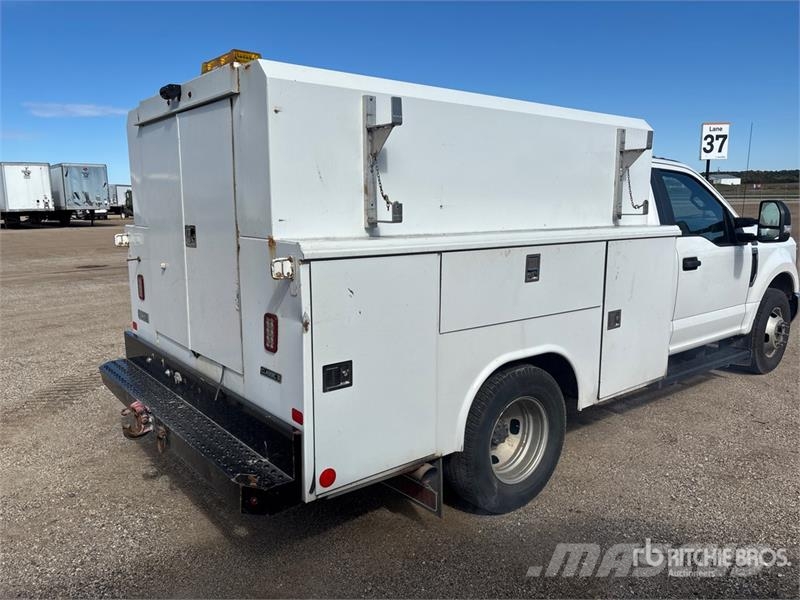 Ford F-350 XL 4x2 Utility Truck Pickup/Pritschenwagen