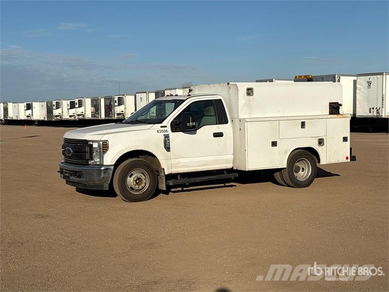 Ford F-350 XL 4x2 Utility Truck Vieglais kravas automobilis/izkraušana no sāniem