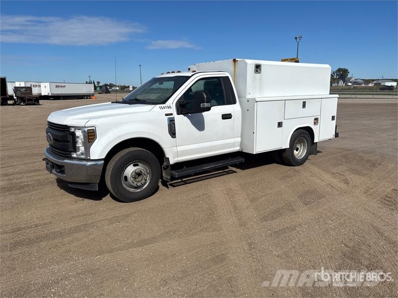 Ford F-350 XL 4x2 Utility Truck Pickup/Pritschenwagen