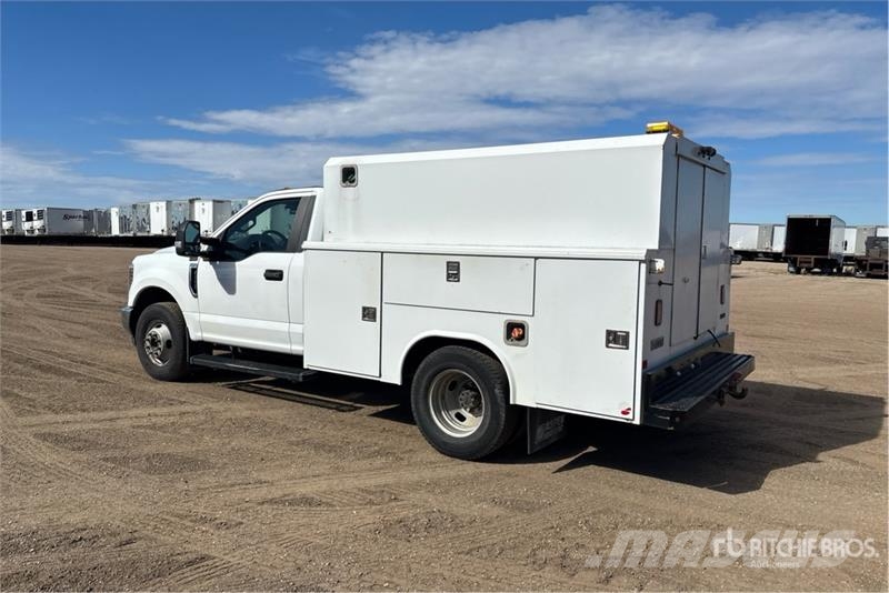 Ford F-350 XL 4x2 Utility Truck Pickup/Pritschenwagen