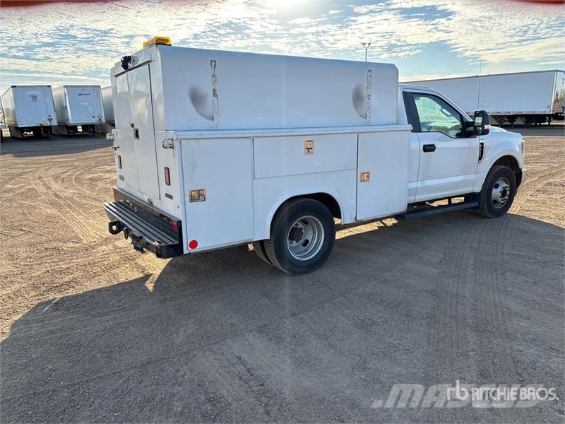 Ford F-350 XL 4x2 Utility Truck Vieglais kravas automobilis/izkraušana no sāniem