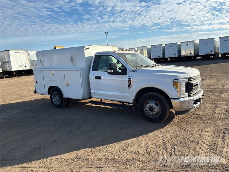 Ford F-350 XL 4x2 Utility Truck Vieglais kravas automobilis/izkraušana no sāniem