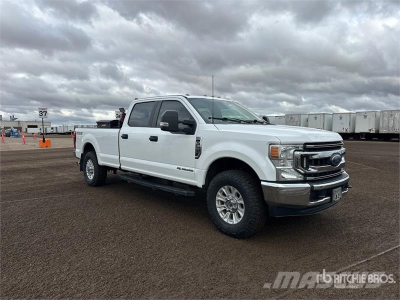 Ford F-350 XL 4x4 Crew Cab Pickup Drugi