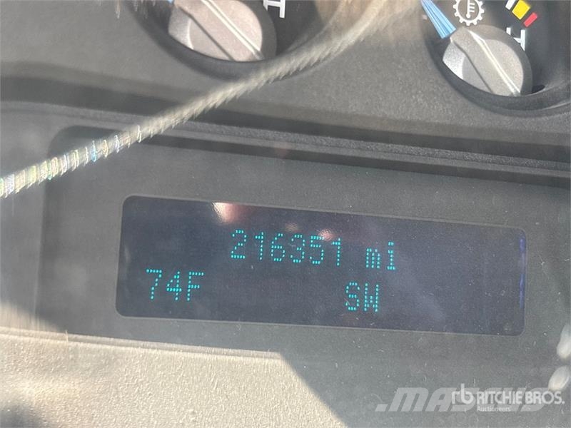 Ford F-350 XL 4x4 Crew Cab Pickup Other
