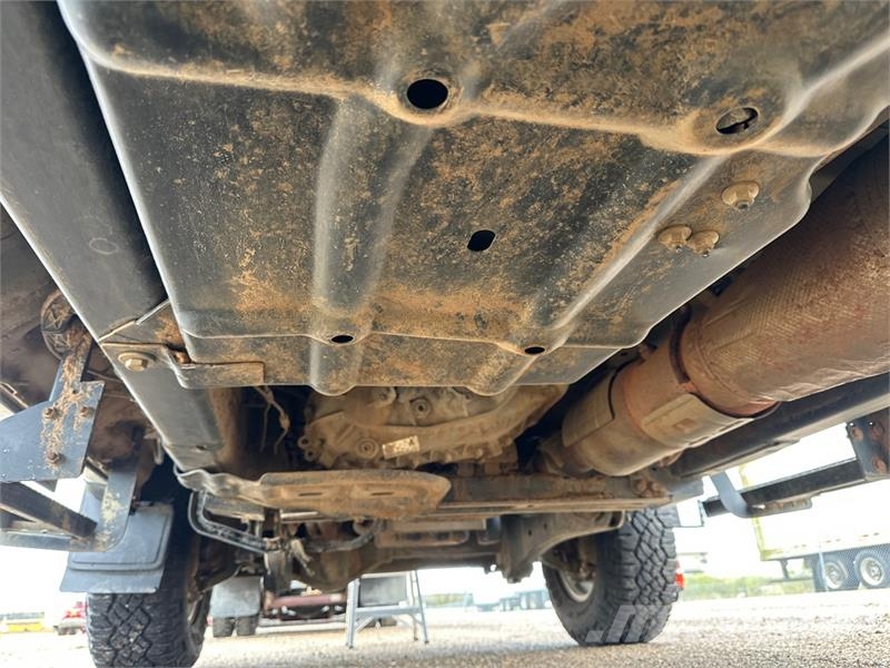 Ford F-350 XL 4x4 Crew Cab Pickup Drugi