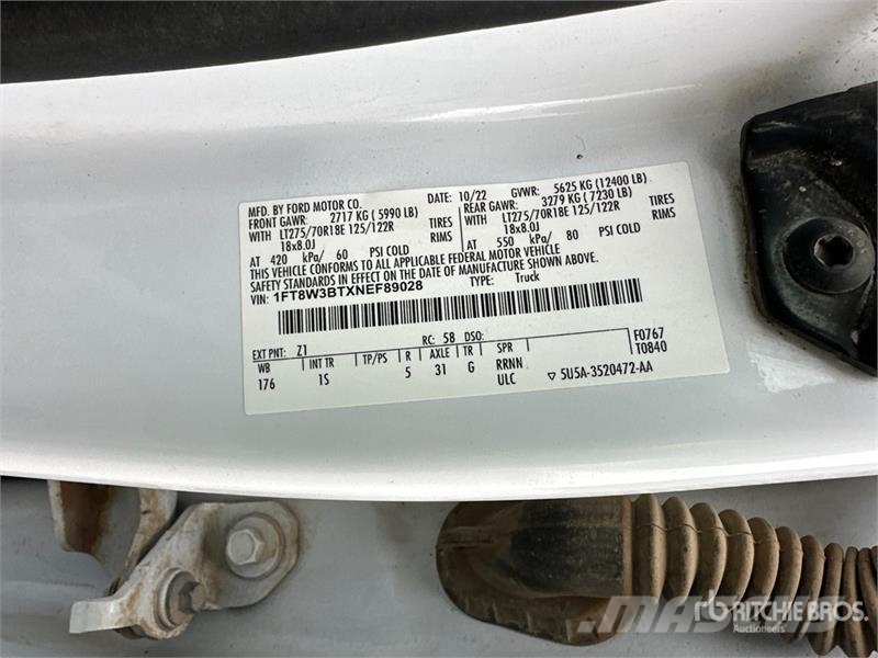 Ford F-350 XL 4x4 Crew Cab Pickup Drugi