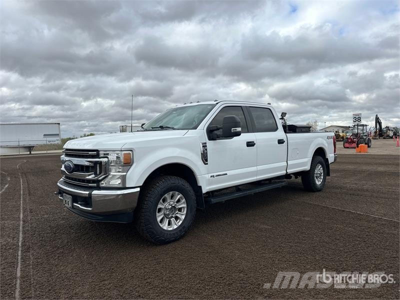 Ford F-350 XL 4x4 Crew Cab Pickup Drugi