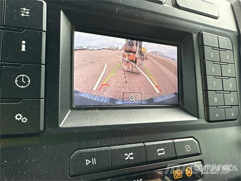 Ford F-350 XL 4x4 Crew Cab Pickup Drugi
