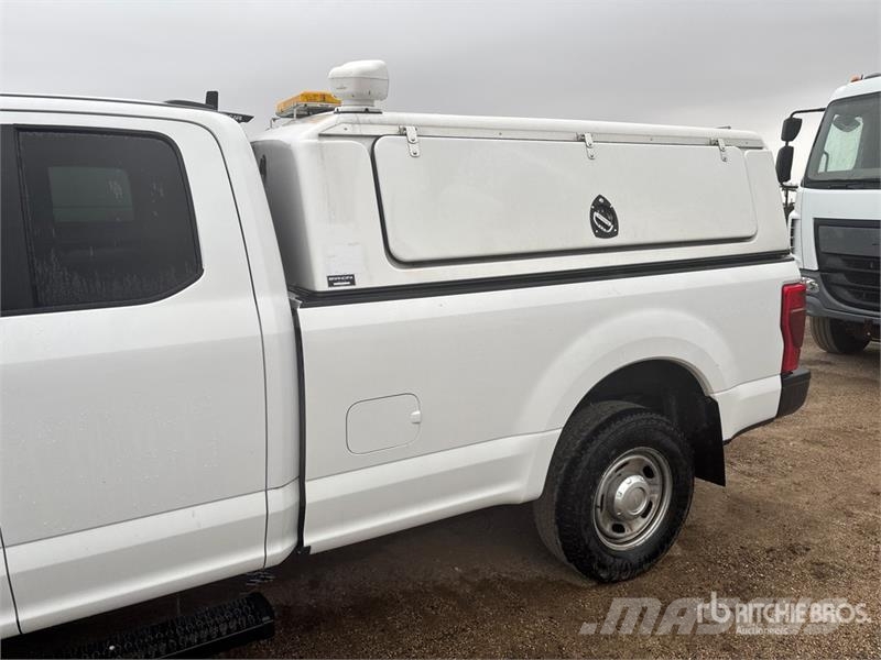Ford F-350 XL 4x4 Extended Cab Pickup أخرى
