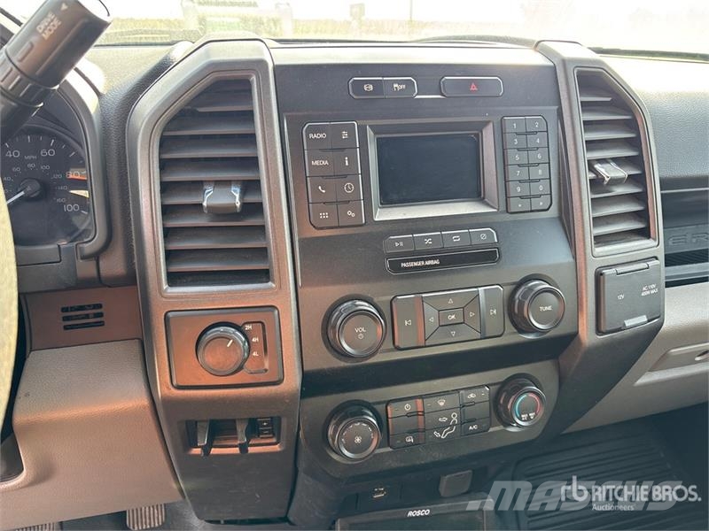 Ford F-350 XL 4x4 Extended Cab Tow Truck Evakuators ar manipulatoru