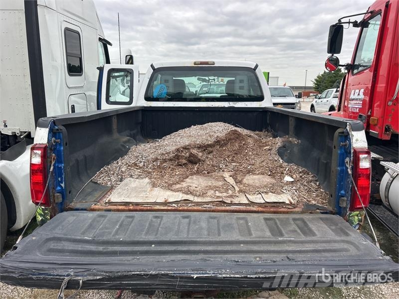 Ford F-350 XL 4x4 Extended Cab Pickup Furgoni altro