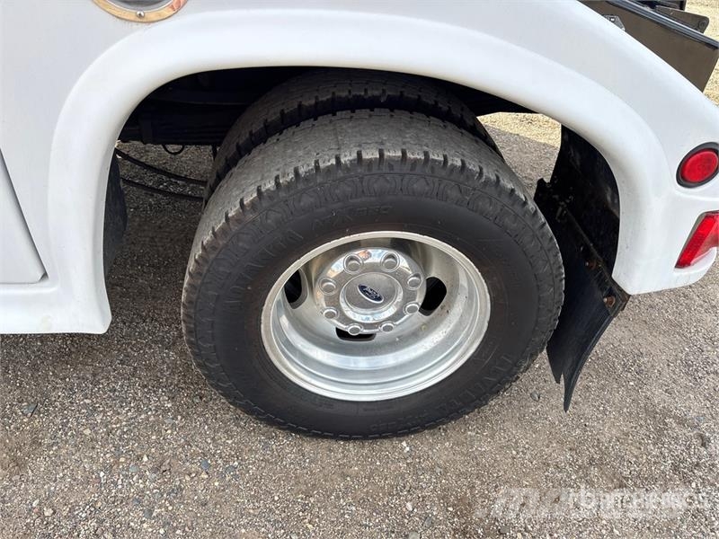 Ford F-350 XL 4x4 Extended Cab Tow Truck Evakuators ar manipulatoru