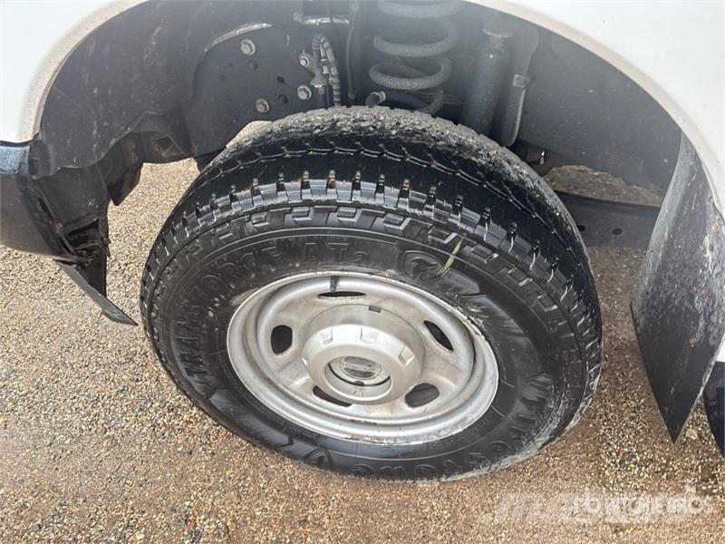 Ford F-350 XL 4x4 Extended Cab Pickup أخرى