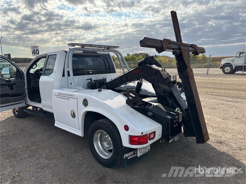 Ford F-350 XL 4x4 Extended Cab Tow Truck Evakuators ar manipulatoru