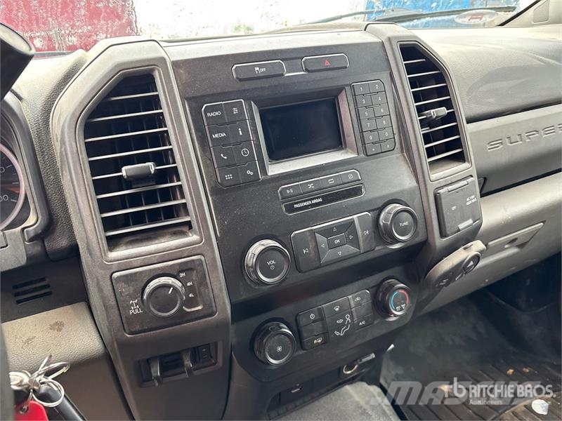 Ford F-350 XL 4x4 Extended Cab Pickup أخرى