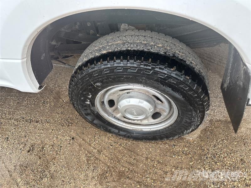 Ford F-350 XL 4x4 Extended Cab Pickup أخرى