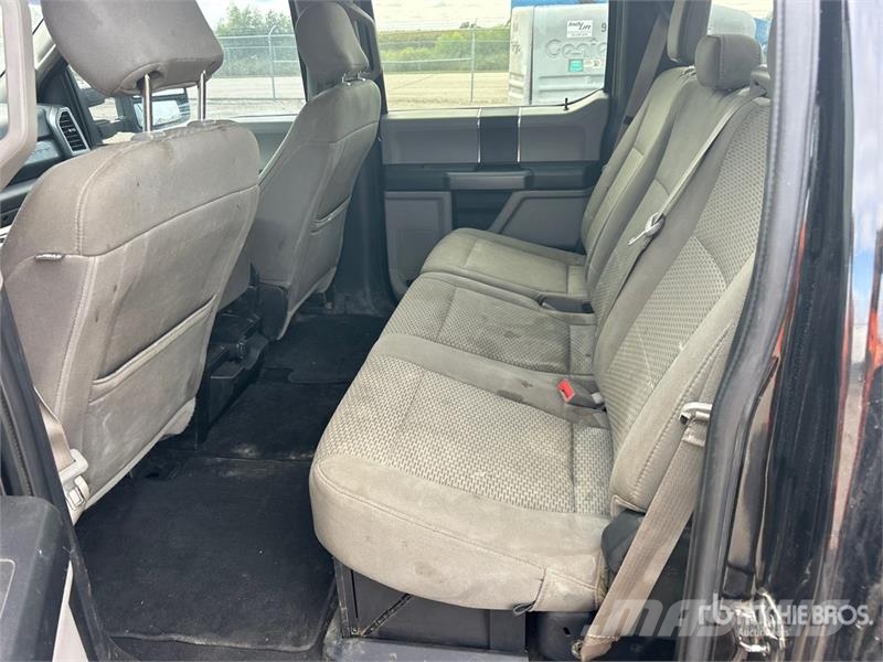 Ford F-350 XLT 4x4 Crew Cab Pickup Ostalo
