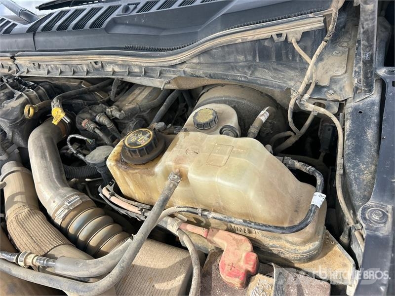 Ford F-350 XLT 4x4 Crew Cab Pickup Ostalo