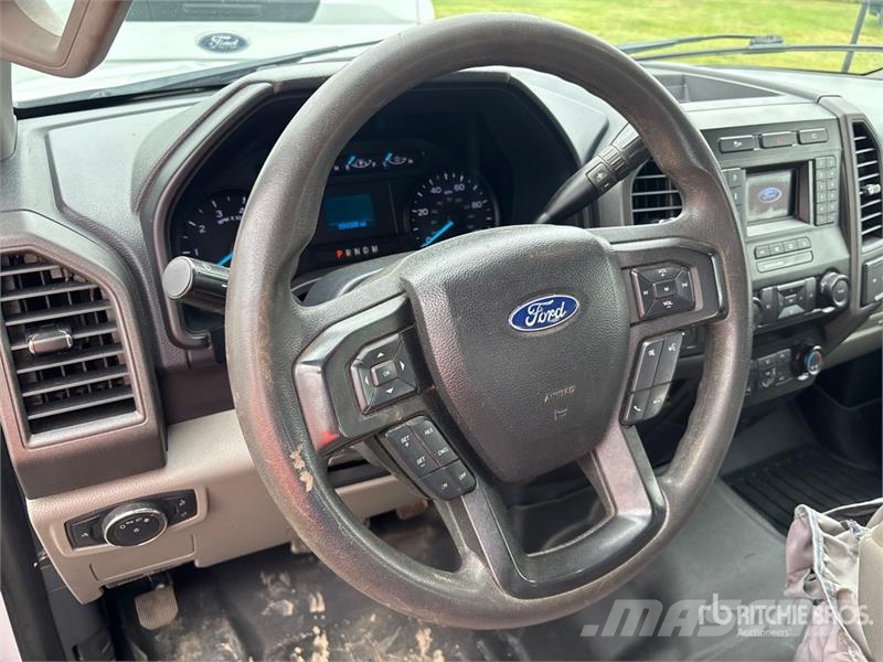 Ford F-350 XLT 4x4 Crew Cab Pickup Citi