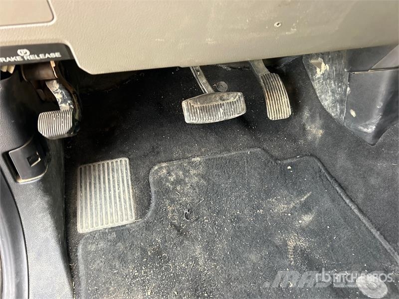 Ford F-350 XLT 4x4 Crew Cab Pickup Ostalo